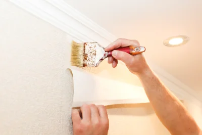 Pose de papier peint au Vigen — revêtements muraux et toiles de verre